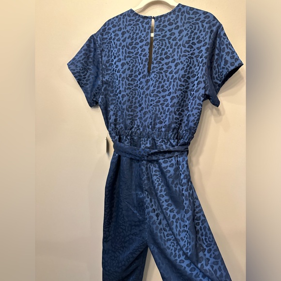 NWT Express Navy Blue Leopard Jumpsuit - Medium - Picture 9 of 9